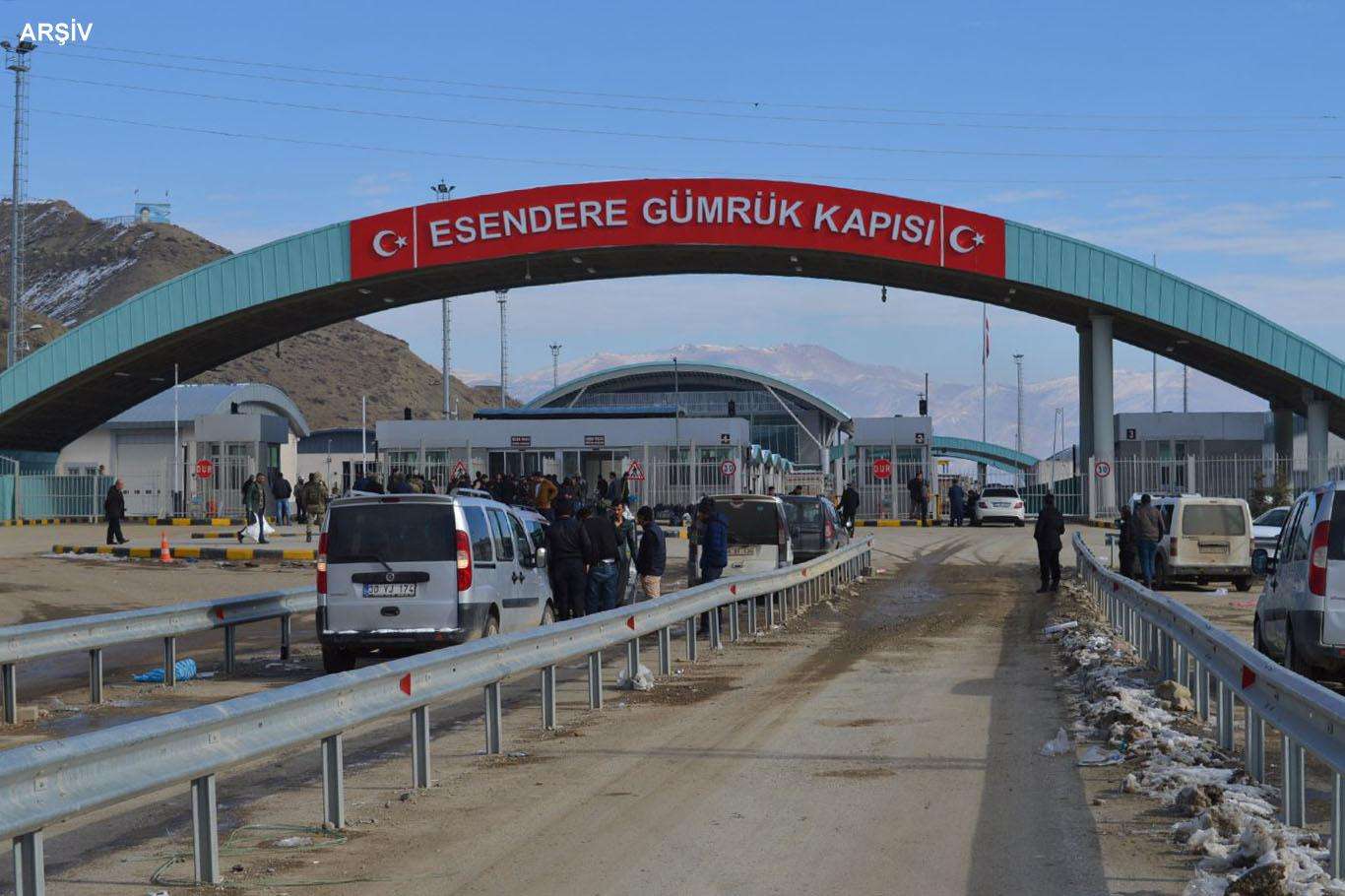İran, Türkiye'ye açılan sınır kapılarını kapattı İran, Türkiye'ye açılan sınır kapılarını kapattı